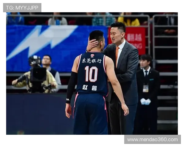 激烈对决，荣耀之巅：全明星篮球赛震撼开战，谁能称霸赛场封王