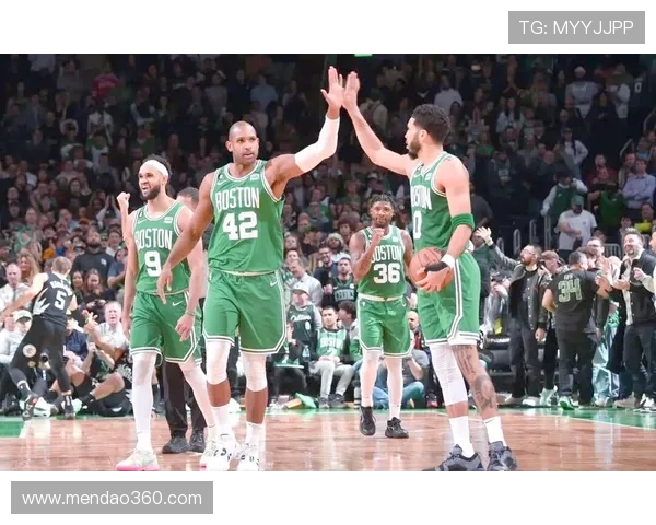 波士顿凯尔特人强势出击迎战对手 全力争夺季后赛席位的激烈对决